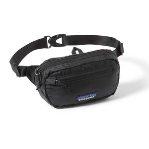 Patagonia Ultralight Blackhole Mini Hip Pack. Perfect black belt bag!
